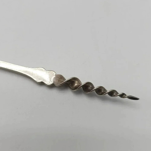 Antique LUNT Monticello Sterling Silver Butter Pick Twisted Tip 6 1/2 inches - Picture 3 of 6